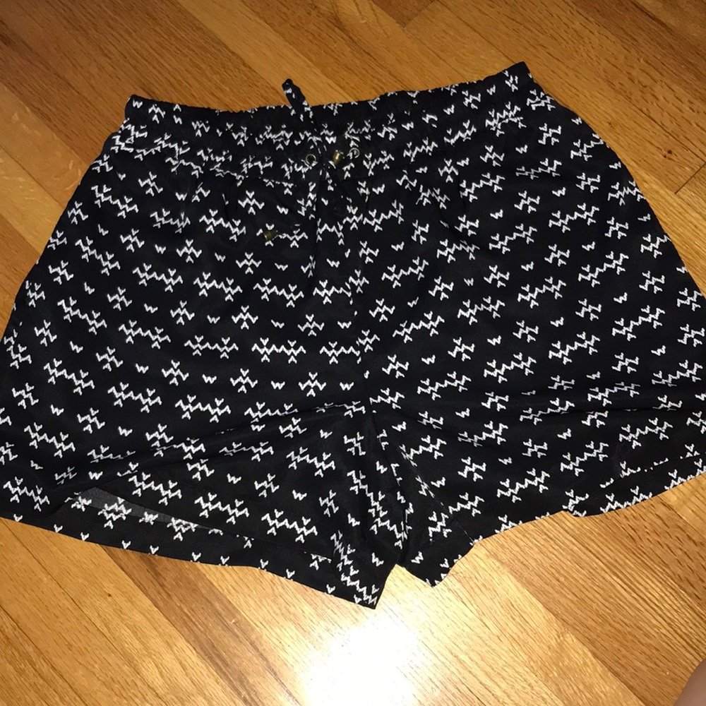 Tie-front shorts